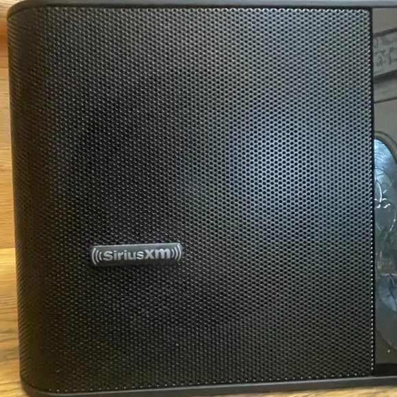 SiriusXM Sound Station Radio GDI-SXTTR1 - Picture 2 of 5